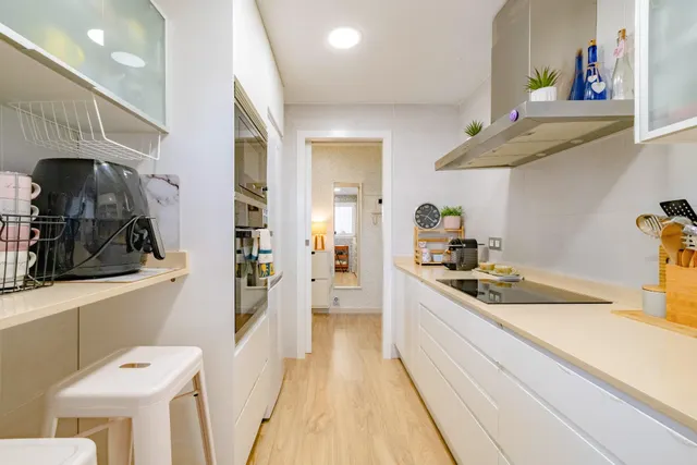 ESPECTACULAR VIVIENDA REFORMADA, TOTALMENTE EXTERIOR, CON BALCÓN Y ASCENSOR A COTA 0 JUNTO A LOS JARDINES DEL TURIA — 10