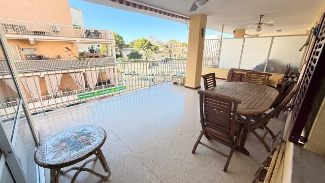 Apartamento con gran terraza y vistas al mar — 7