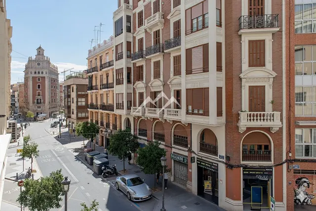 Piso de diseño en edificio señorial en el Soho de Valencia. — 6