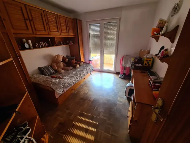 SE VENDE AMPLIO PISO EN VALENCIA DE DON JUAN, COCINA, SALÓN,3 HAB., BAÑO, TERRAZA — 2