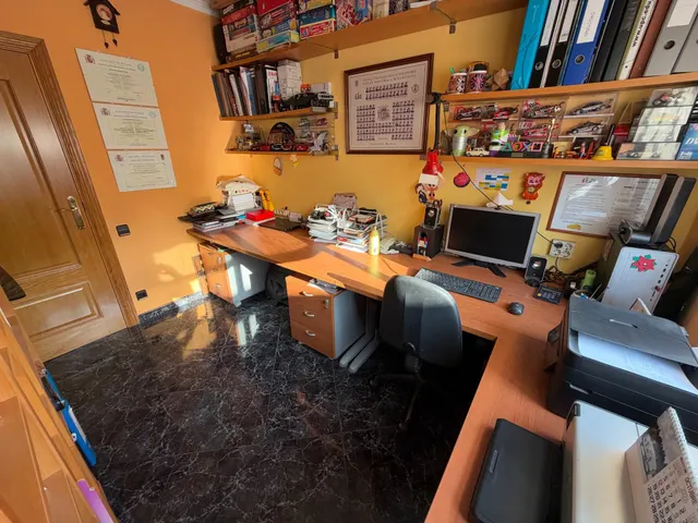 Último piso de 4 dormitorios con balcón — 36