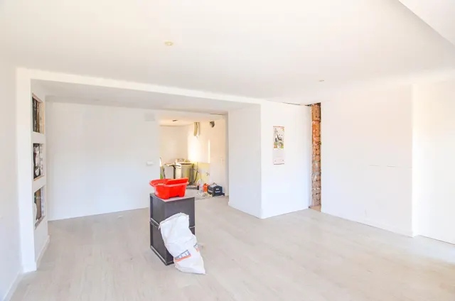 Urbis te ofrece un piso y estudio en venta en zona Salas Baj