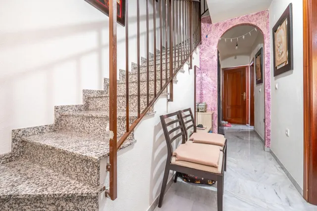 ¡MAGNIFICA CASA UNIFAMILIAR ADOSADA EN LOMALINDA, OGIJARES! — 6