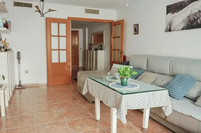 ESPECTACULAR VIVIENDA DE 4 DORMITORIOS, DOS BAÑOS Y GARAJE,  - foto 3