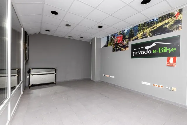 Local comercial 110m² en venta - Villarejo — 18