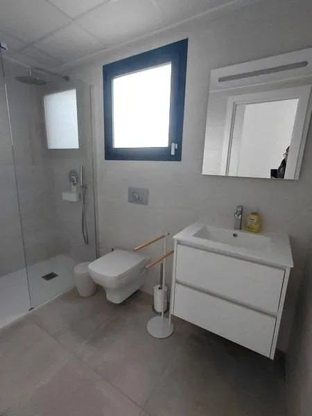 ALTO STANDING - Se vende bonita y amplia VILLA CON SOTANO Y PISCINA PRIVADA, 300 metros de parcela.- — 21