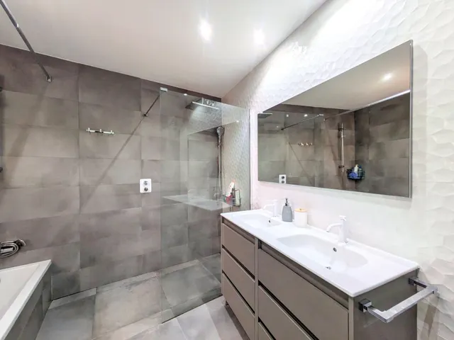 CASA DE DISEÑO TODA EN PLANTA BAJA EN AMPOSTA — 11