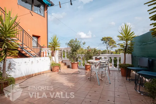 Casa adosada con jardín, terraza y vistas a la montaña — 6