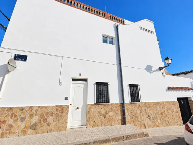 CASA DE PUEBLO CON ENCANTO, REFORMADA Y CON POSIBILIDAD DE CREAR UNA SEGUNDA VIVIENDA – GILET — 29