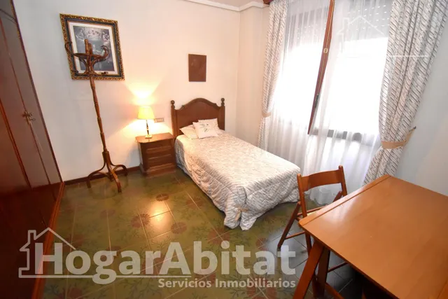GRAN PISO SEÑORIAL CON BALCÓN Y TERRAZA EN AVENIDA PRINCIPAL — 35