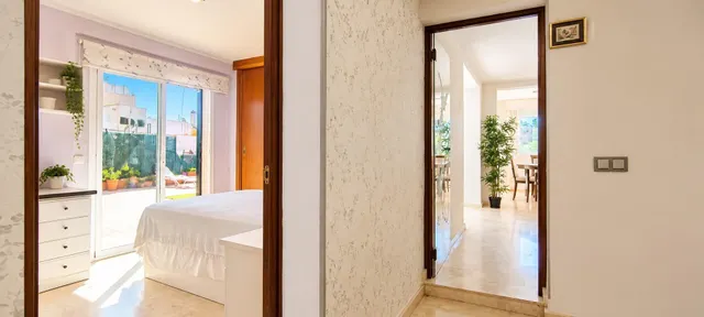 Piso con terraza y piscina en El Terreno, Palma — 14