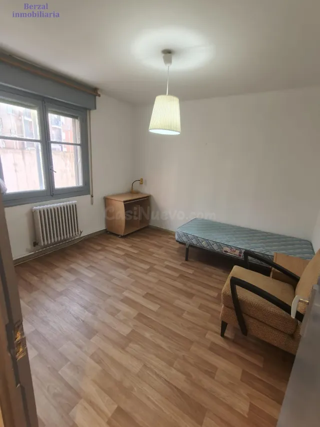 Amplio y luminoso piso en venta en Piqueras, Logroño - €195, - foto 2