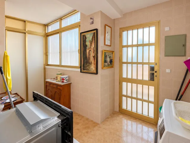 Piso en venta en planta 13 con vistas frontales panorámicas al mar en Residencial Cisne Blanco, Albufereta — 18