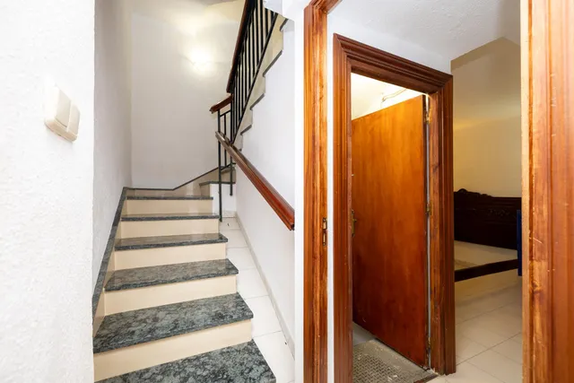 Casa de 5 plantas con 6 dormitorios, terrazas y vistas en Lanjarón – Granada — 47