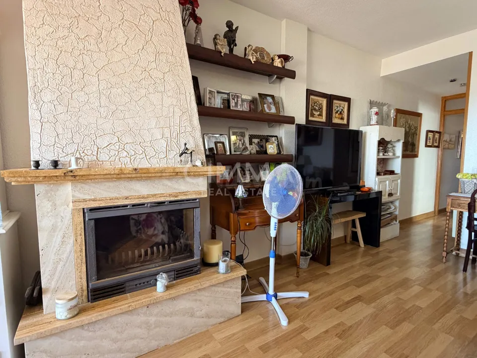 Exclusivo Ático en La Nucía con Vistas y Comodidades
