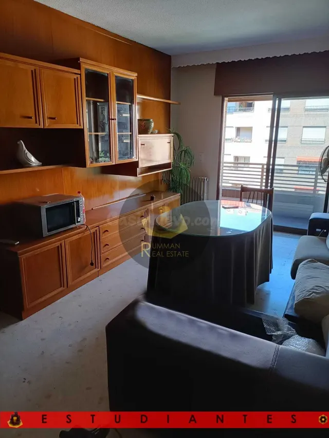 EST/ Piso amueblado con CUATRO dormitorios en Pedro Antonio  - foto 3