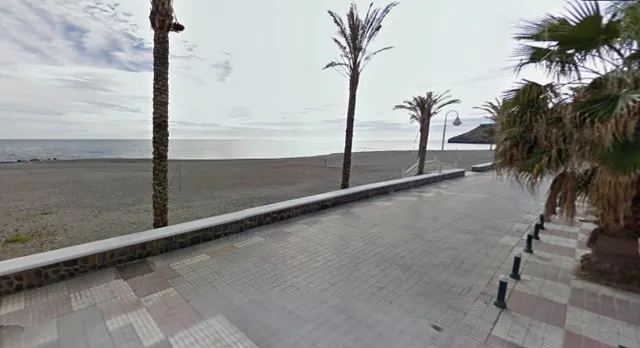 Magnífico piso en Primera línea de playa, con vistas al mar — 37