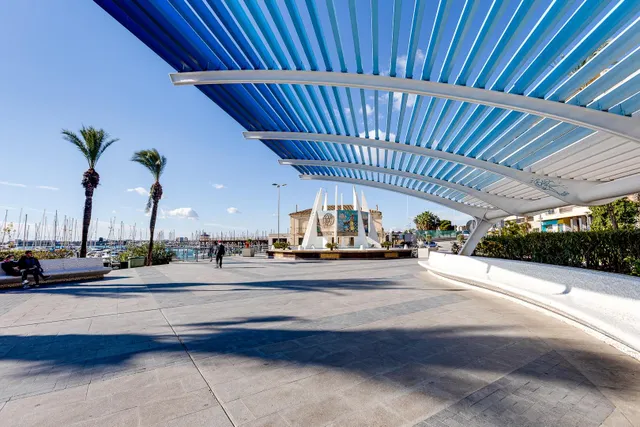 Encantador Apartamento de 2 dormitorios y 1 baño con piscina comunitaria — 36