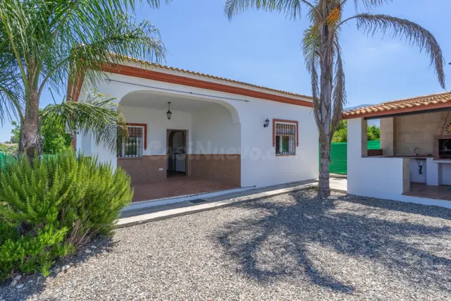 CHALET CON PISCINA GRANDE, BARBACOA Y LAVADERO EN ZONA RODEA - foto 2