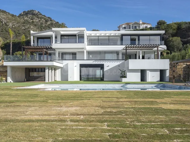 Chalet 5 habitaciones 1174m² en venta - Costa del Sol - foto 2