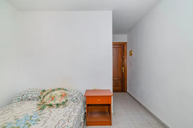 Amplio Chalet en Zaidín, Granada - Oportunidad de Inversión — 24