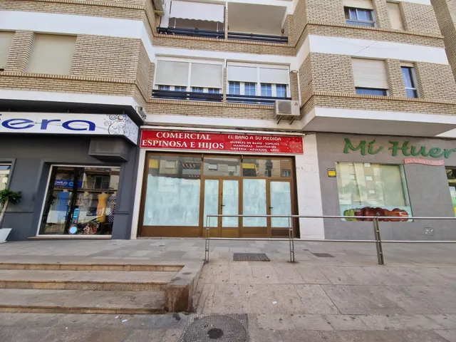 Local en venta y alquiler con opción a compra en Avenida de Salobreña, Motril — 2