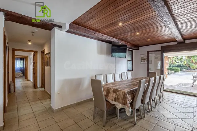 Chalet independiente con pozo propio y placas solares — 5
