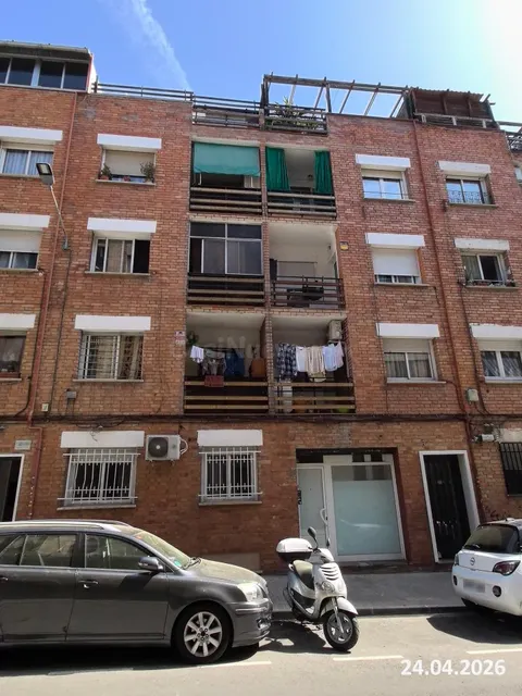 Se vende Piso OKUPADO en Verge De Montserrat 8 Ripollet, (Barcelona).