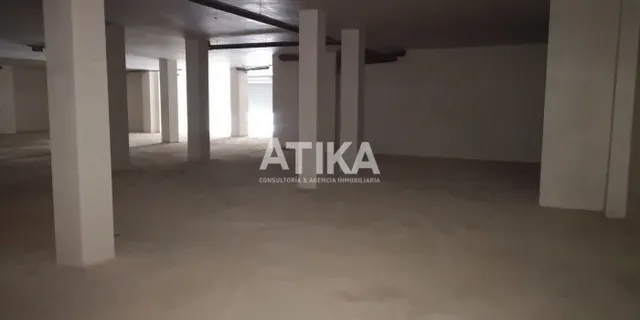 LOCAL COMERCIAL EN ALQUILER CON SALIDA DE HUMOS. — 14