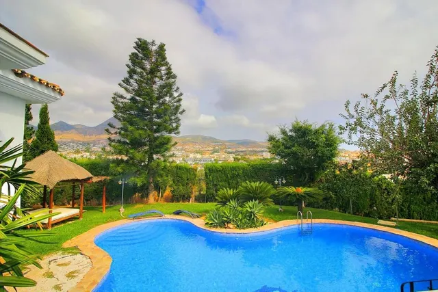 Villa Exclusiva con Vistas Panorámicas en Benalmádena — 4