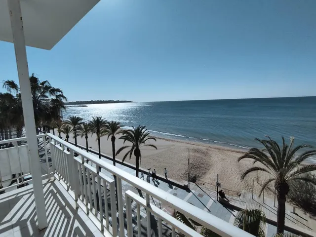 ESPECTACULAR PISO CON VISTAS AL MAR EN EL PASEO MARITIM DE S