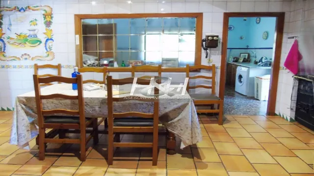 Sensacional villa en urbanización Santa Bárbara. / HH Asesores inmobiliarios. — 33