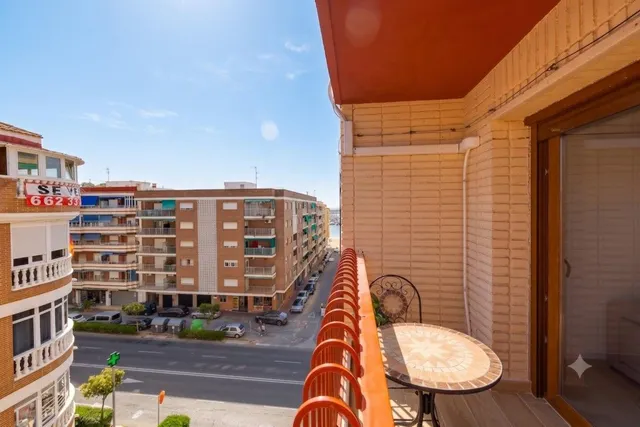 Ático reformado en venta en Torrevieja a 100 metros de la playa del acequión, con 3 dormitorios y 2 terrazas — 9