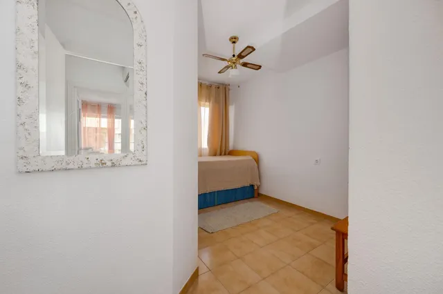 UN ACOGEDOR APARTAMENTO EN EL CENTRO DE TORREVIEJA — 10