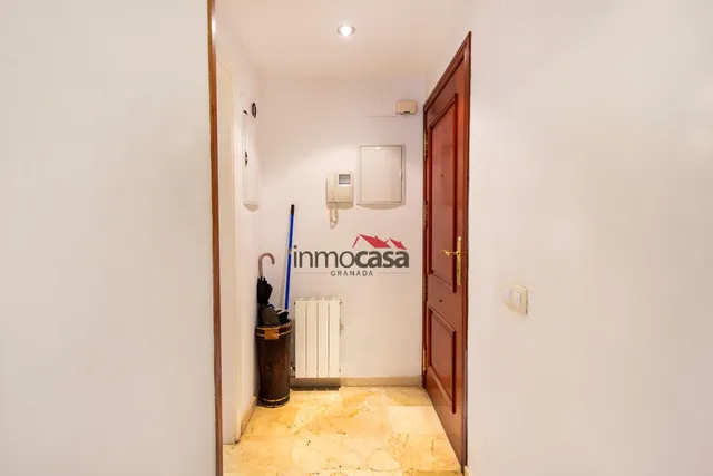 PISO EN EL CENTRO DE ARMILLA, CON GARAJE  Y TRASTERO. — 30