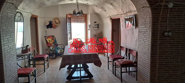 SE VENDE CASA CUEVA EN HONDON DE LAS NIEVES — 27
