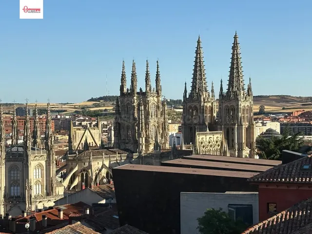 Exclusivo Dúplex con Vistas Panorámicas en las Faldas del Ca