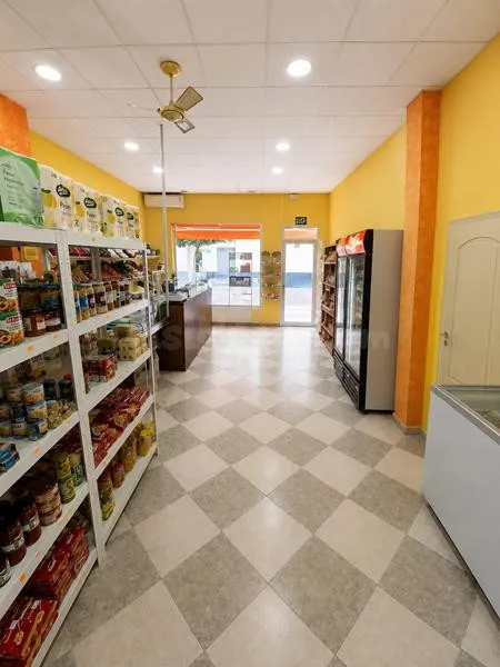 SE VENDE LOCAL COMERCIAL EN PLENO FUNCIONAMIENTO EN EL CENTR