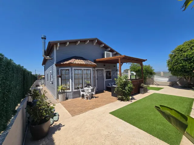 Casa de Madera con licencia turística a 4 km de Playa Eucali