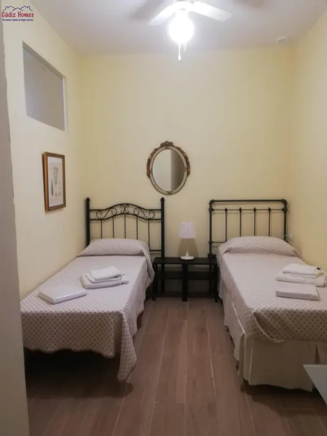AMPLIA VIVIENDA REFORMADA.-ZONA CALLE ANCHA — 16