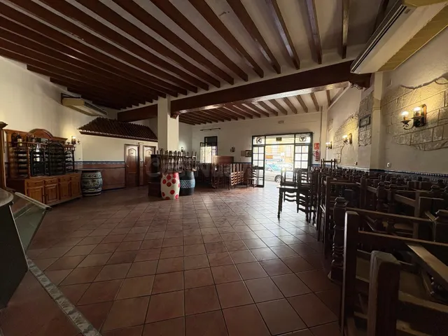Oportunidad Única: Local Comercial con Vivienda en Planta Primera! — 14