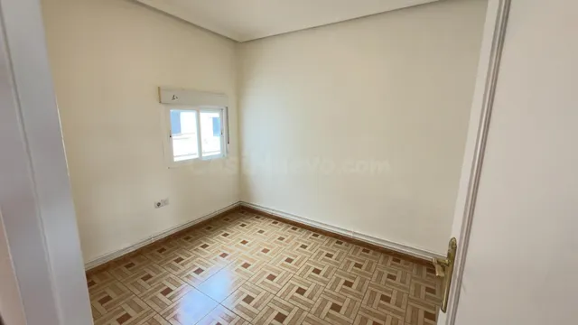 Espacioso y luminoso piso con grandes posibilidades de reforma — 5