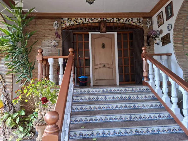 Elegante chalet estilo mediterraneo situado a tan solo 800 metros de la playa de Gandía — 6