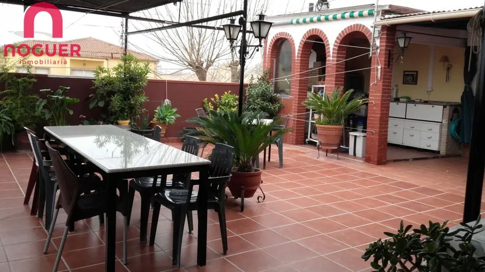 SE VENDE RESTAURANTE CON CASA EN VILLARRUBIA