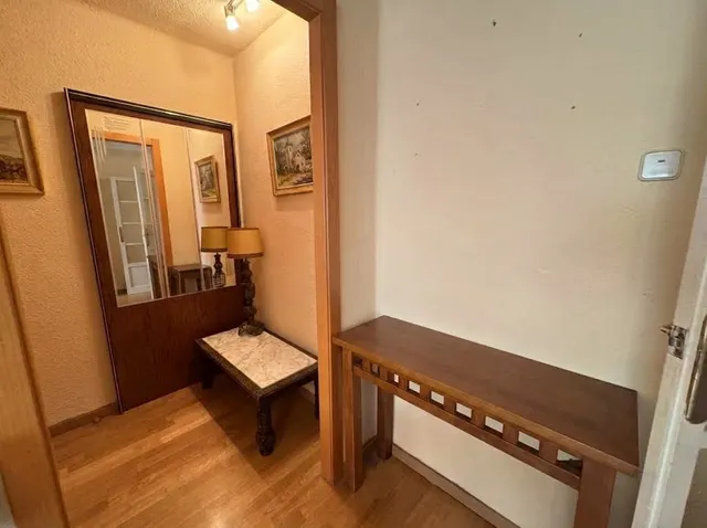 Estupendo piso de 3 habitaciones, con terraza, semi reformado. Zona Marxalenes - General Avilés — 31