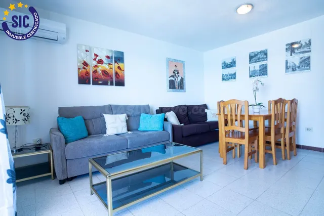 Amplio apartamento de 3 dormitorios en primera línea de mar  - foto 3