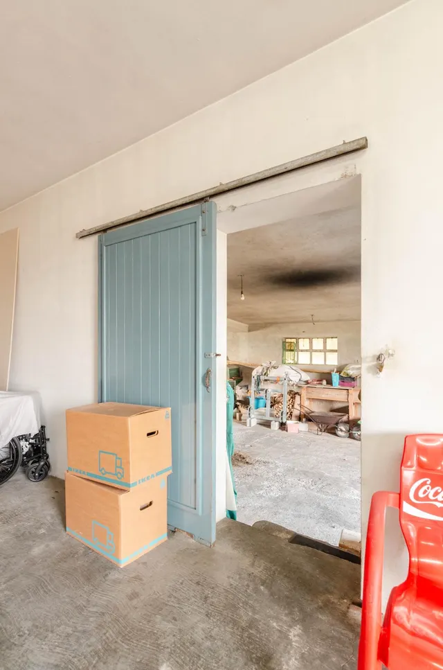 Casa con finca, seis dormitorios y amplio garaje a tres minutos del centro de noreña — 37