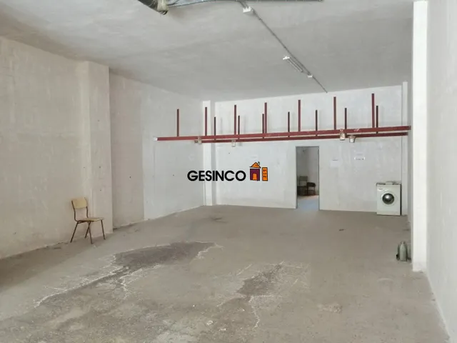 LOCAL COMERCIAL CON GRAN VISIBILIDAD — 4