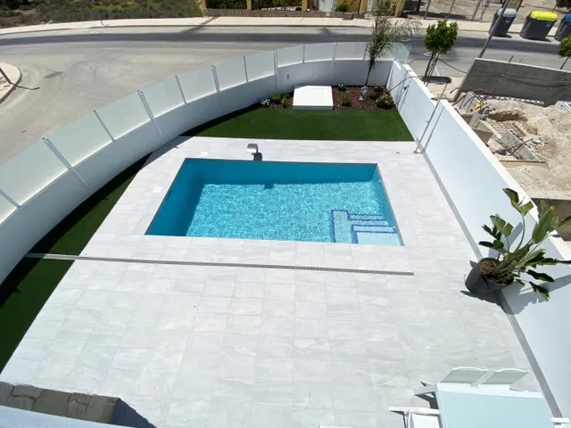 CHALET DE DISEÑO INDEPENDIENTE CON PISCINA — 27