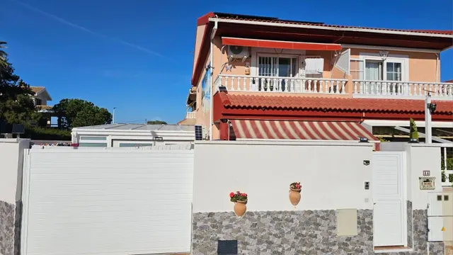Casa 4 habitaciones 81m² en venta - Playa de santiago de la 